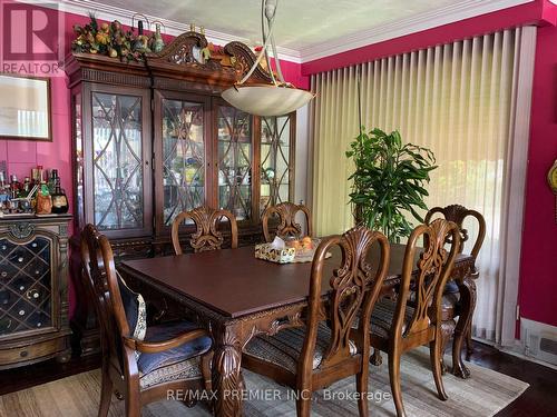 33 Pakenham Drive, Toronto, ON - Indoor Photo Showing Dining Room