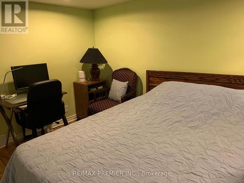 33 Pakenham Drive, Toronto, ON - Indoor Photo Showing Bedroom