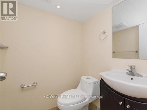 2011 Dundas Street W, Toronto (Roncesvalles), ON - Indoor Photo Showing Bathroom