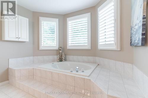 59 Longyear Drive, Hamilton (Waterdown), ON - Indoor Photo Showing Bathroom