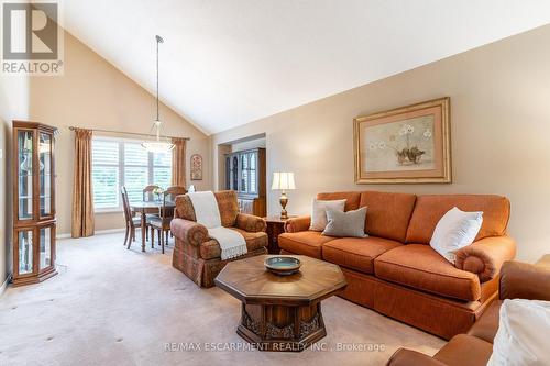 59 Longyear Drive, Hamilton (Waterdown), ON - Indoor Photo Showing Living Room