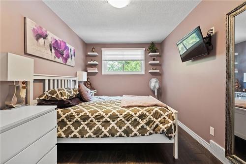 54 Runcorn Street, St. Catharines, ON - Indoor Photo Showing Bedroom