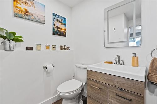 54 Runcorn Street, St. Catharines, ON - Indoor Photo Showing Bathroom