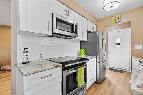 54 Runcorn Street, St. Catharines, ON - Indoor Photo Showing Kitchen With Upgraded Kitchen