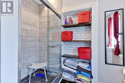 MAIN FLOOR BATHROOM/ LAUNDRY - 479 Draper Street, Pembroke, ON - Indoor