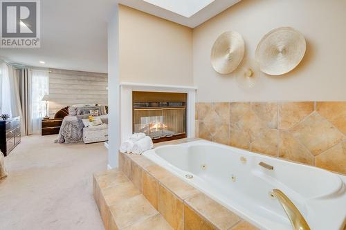 662 Southwind Drive, Kelowna, BC - Indoor Photo Showing Bathroom