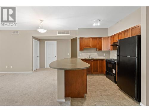 3178 Via Centrale Unit# 2305, Kelowna, BC - Indoor Photo Showing Kitchen