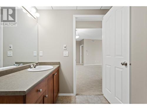 3178 Via Centrale Unit# 2305, Kelowna, BC - Indoor Photo Showing Bathroom