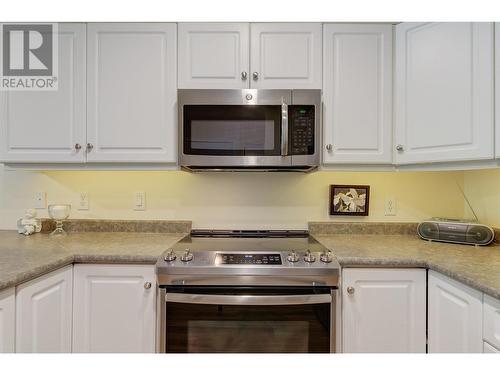 710 Rutland Road N Unit# 108, Kelowna, BC - Indoor Photo Showing Kitchen