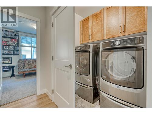 289 Nanaimo Avenue E, Penticton, BC - Indoor Photo Showing Laundry Room