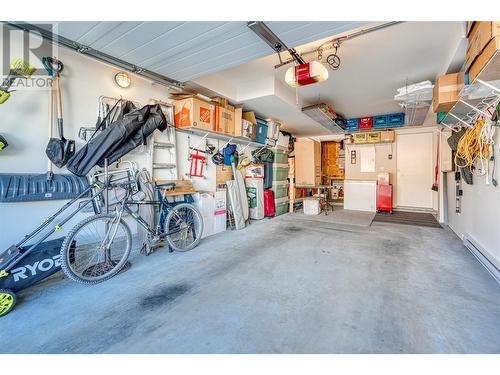 289 Nanaimo Avenue E, Penticton, BC - Indoor Photo Showing Garage