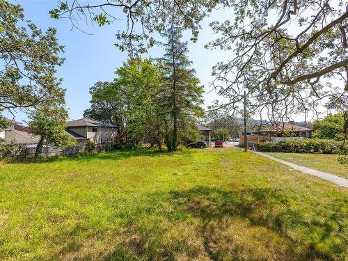 3494 Cedar Hill Rd, Saanich, BC 