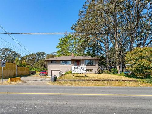 3494 Cedar Hill Rd, Saanich, BC 