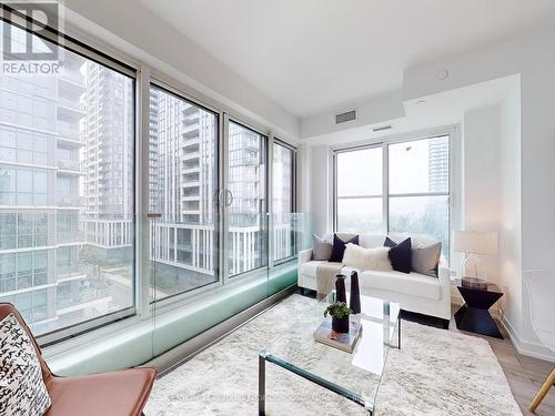 514 - 1197 The Queensway, Toronto (Islington-City Centre West), ON - Indoor Photo Showing Living Room