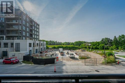 201 - 1880 Gordon Street, Guelph, ON - Outdoor