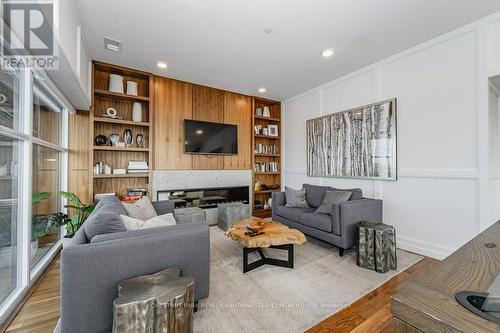 201 - 1880 Gordon Street, Guelph, ON - Indoor Photo Showing Living Room