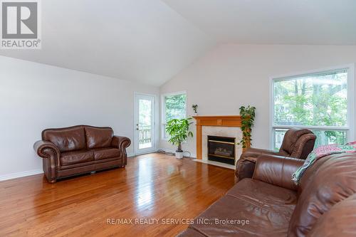 757 Guildwood Boulevard, London, ON - Indoor Photo Showing Living Room With Fireplace