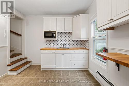 88 York Street, St. Catharines, ON - Indoor Photo Showing Kitchen