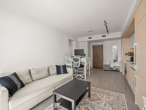 1208-848 Yates St, Victoria, BC - Indoor Photo Showing Living Room