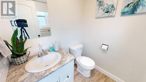 9819 114 Avenue, Fort St. John, BC - Indoor Photo Showing Bathroom