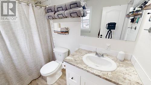 9819 114 Avenue, Fort St. John, BC - Indoor Photo Showing Bathroom