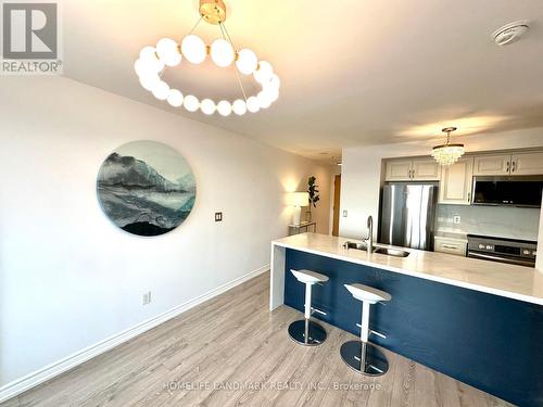 1808 - 503 Beecroft Road, Toronto, ON - Indoor Photo Showing Kitchen