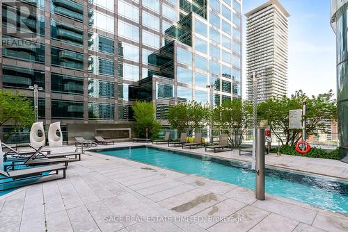 510 - 1 Bloor Street E, Toronto (Church-Yonge Corridor), ON - Outdoor With In Ground Pool