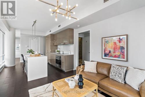 510 - 1 Bloor Street E, Toronto (Church-Yonge Corridor), ON - Indoor Photo Showing Living Room