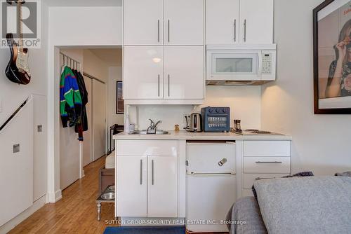 86 Geary Avenue, Toronto (Dovercourt-Wallace Emerson-Junction), ON - Indoor Photo Showing Kitchen