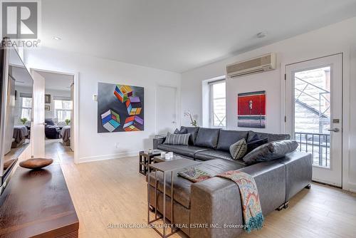 86 Geary Avenue, Toronto (Dovercourt-Wallace Emerson-Junction), ON - Indoor Photo Showing Living Room