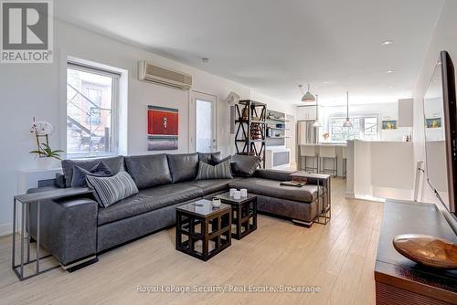 86 Geary Avenue, Toronto, ON - Indoor Photo Showing Living Room