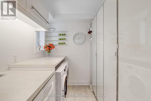 86 Geary Avenue, Toronto, ON - Indoor Photo Showing Laundry Room