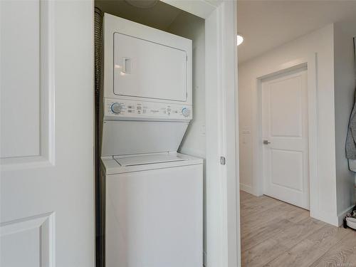 2309 Hudson Terr, Sooke, BC - Indoor Photo Showing Laundry Room