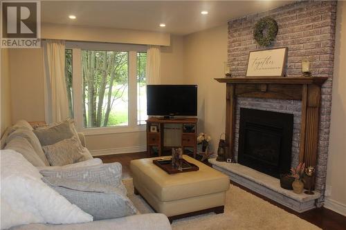 15 Rodney Street, Barrie, ON - Indoor Photo Showing Living Room With Fireplace