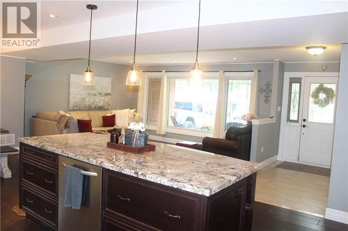 15 Rodney Street, Barrie, ON - Indoor Photo Showing Kitchen With Upgraded Kitchen