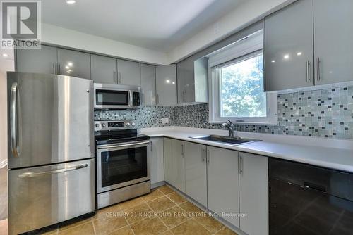 2 Citadel Drive, Toronto (Bendale), ON - Indoor Photo Showing Kitchen With Upgraded Kitchen