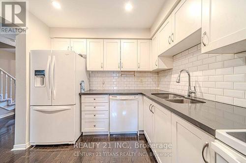 62 - 1610 Crawforth Street, Whitby (Blue Grass Meadows), ON - Indoor Photo Showing Kitchen With Double Sink