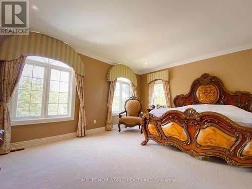 5 Summit Trail Drive S, Richmond Hill, ON - Indoor Photo Showing Bedroom