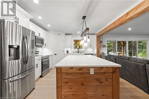 668 Bruce Road 9, South Bruce Peninsula, ON - Indoor Photo Showing Kitchen With Upgraded Kitchen