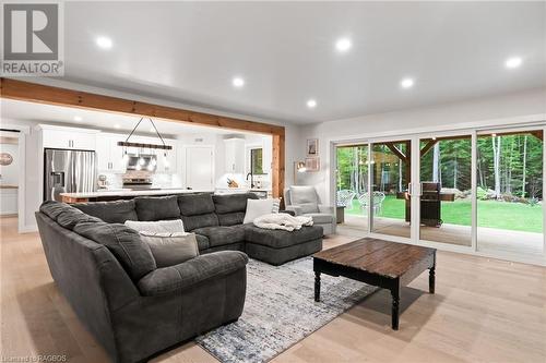 668 Bruce Road 9, South Bruce Peninsula, ON - Indoor Photo Showing Living Room