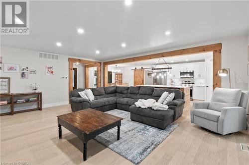 668 Bruce Road 9, South Bruce Peninsula, ON - Indoor Photo Showing Living Room