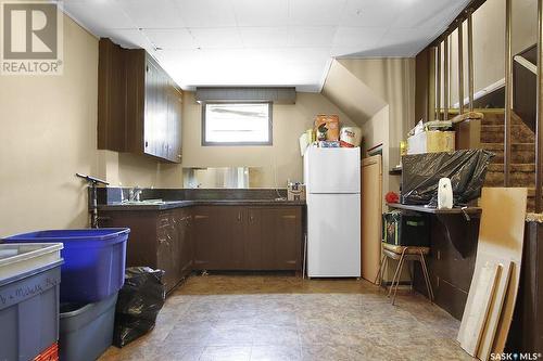 1000 Horace Street, Regina, SK - Indoor Photo Showing Kitchen