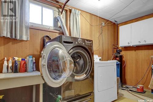 1000 Horace Street, Regina, SK - Indoor Photo Showing Laundry Room