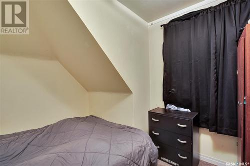 815 H Avenue N, Saskatoon, SK - Indoor Photo Showing Bedroom