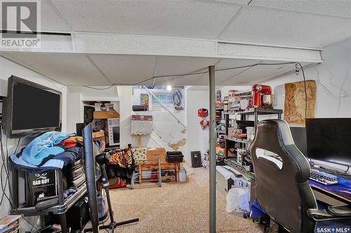 815 H Avenue N, Saskatoon, SK - Indoor