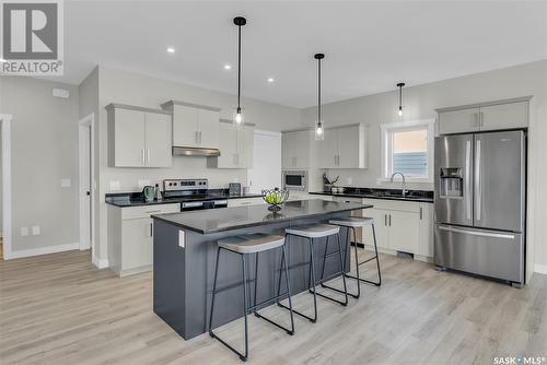 303 Asokan Street, Saskatoon, SK - Indoor Photo Showing Kitchen With Upgraded Kitchen