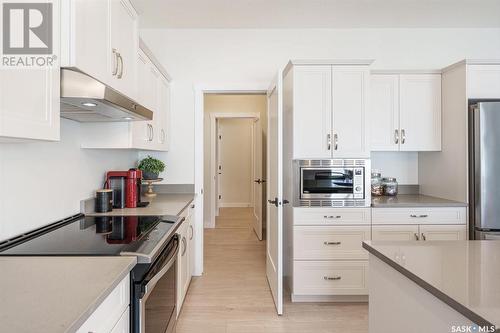 235 Asokan Street, Saskatoon, SK - Indoor Photo Showing Kitchen