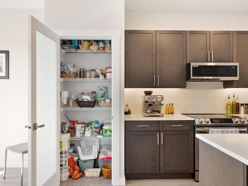 1512 Aspen Lane, Castlegar, BC - Indoor Photo Showing Kitchen