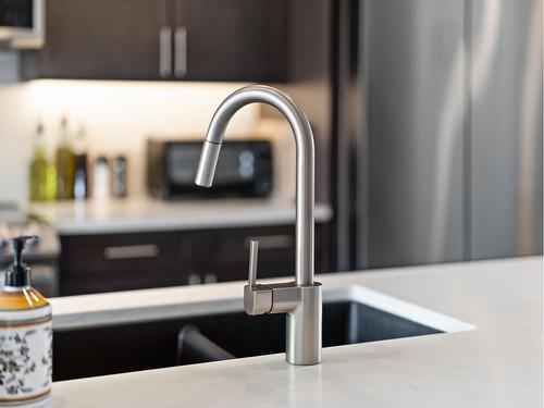 1512 Aspen Lane, Castlegar, BC - Indoor Photo Showing Kitchen With Double Sink