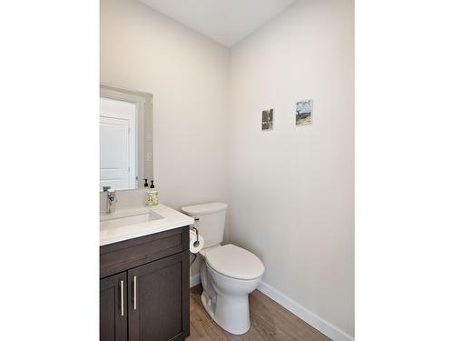 1512 Aspen Lane, Castlegar, BC - Indoor Photo Showing Bathroom